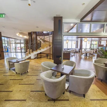 Leda - Adults Only 4* 코워브제크