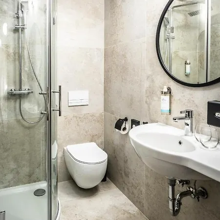 Leda - Adults Only 4* 코워브제크