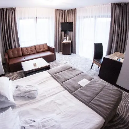 Leda - Adults Only 4* 코워브제크